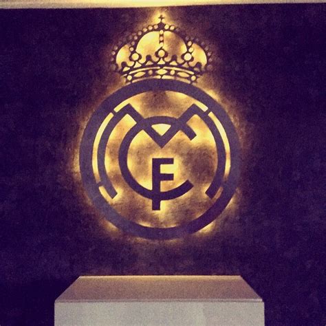 David alaba is a new real madrid player! Real Madrid Wappen - Real Madrid entfernt Kreuz aus Wappen ...