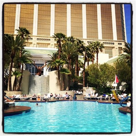 Indoor Pools In Las Vegas Strip Hotels Mogrendesign
