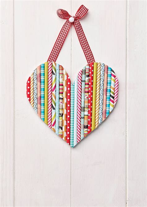 This amazing heart hanging is made from straws! (PaperCrafter issue 78