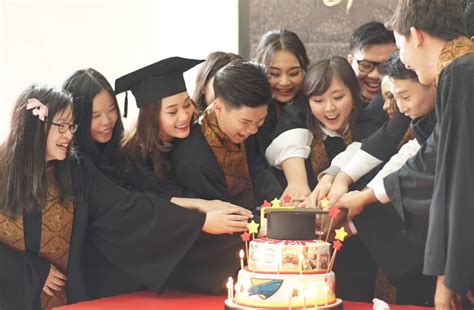 Copyright documents similar to contoh piagam penghargaan siswa berprestasi. Kunci Sukses Sinarmas World Academy Cetak Siswa ...