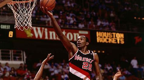 Clyde Drexler explains why he didn't watch 'The Last Dance'