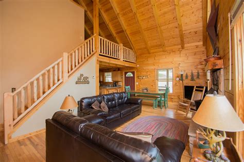 Buffalo cabins and lodges offers a wonderful variety of hocking hills ohio cabin rentals in southeastern ohio. Hocking Hills Pet Friendly Rental Cabin | Cabin, Log cabin ...