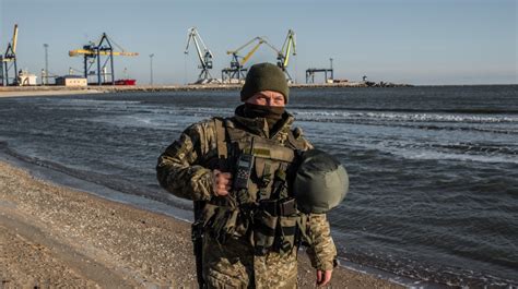 Poroshenko Over 80000 Russian Troops In And Around Ukraine News
