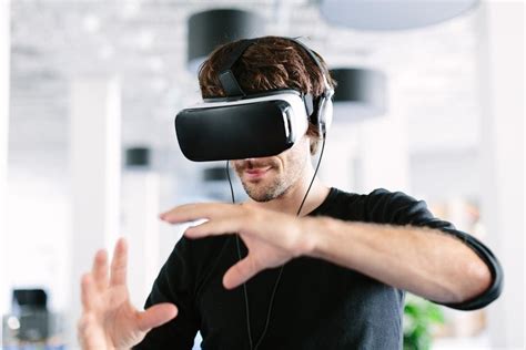 9 Real Examples Of Virtual Reality Corporate Training Wear