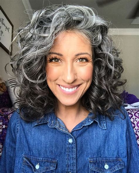 Breathtaking Gray Hair Blend On Curly Hair Silver Hair Highlights Long Gray Hair Blending
