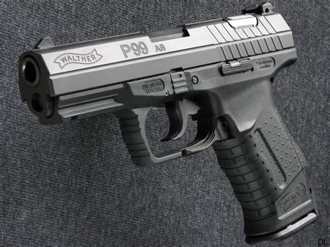 10 of the most popular and powerful handguns in the world