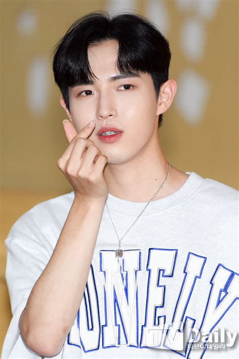 김재환 (kim jae hwan) title: TD-Today '생일' 김재환 '믿고 듣는 가수로 성장하는 솔로'