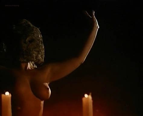 Nude Video Celebs Barbara Anne Moore Nude Temptress 1994