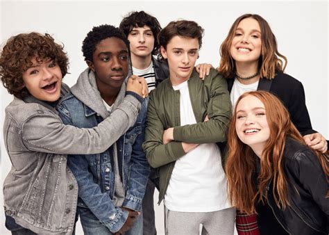 Netflix Celebra Cinco Anos De Stranger Things Com Fotos Do Elenco