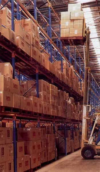 Pallet racking provides an easy to access storage system. Selective Pallet Racking | Absoe