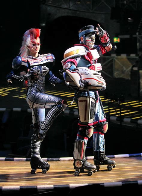 Wann spielt das musical „starlight express? Ruhrgold and Joule. View images from the German-language ...