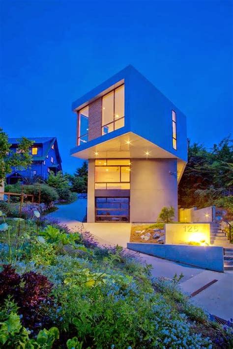 Cube Shaped Base Urban House Design In Seattle With Modern Finishings