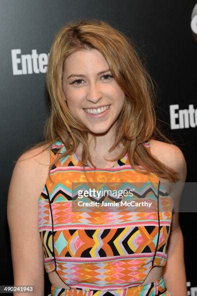 Actress Eden Sher Attends The Entertainment Weekly And Abc Upfronts