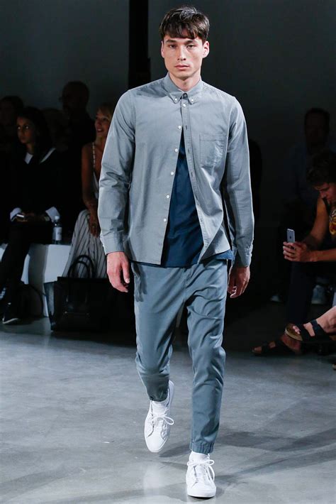 Find korean clothing for men, tech, and homeware items to fit your everyday life. Pin op Men's Fashion