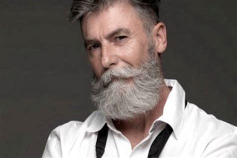 Hombre De 60 Años Se Deja Crecer La Barba Y Se Convierte En Modelo Hoy