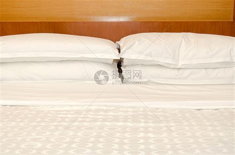 床铺奢华枕头寝具风格酒店卧室装饰床单床垫白色高清图片下载 正版图片 摄图网