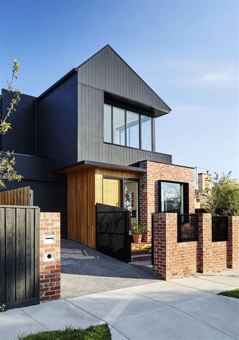 Shou Sugi Ban And Recycled Brick Make This Australian House Stand Out