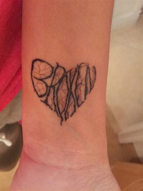 Pin By Kelly Rodrigues On Tattoos Broken Heart Tattoo