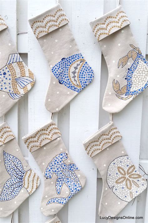 15 Diy Christmas Stockings To Hang On The Mantle This Year