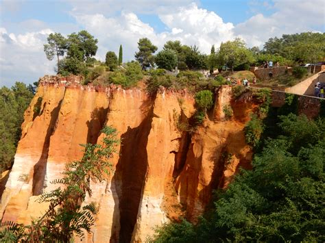 A Day In The Ochre Red Village Of Roussillon En Provence • Outside