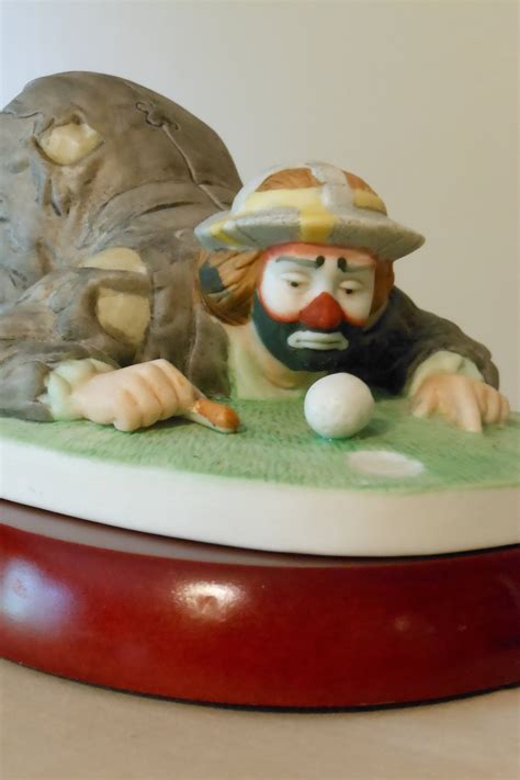Emmett Kelly, Jr. Flambro Clown Figurine: The Putt