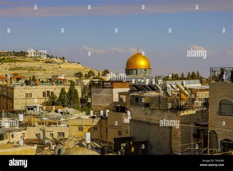 Vista panorámica de la Ciudad Antigua de Jerusalén y la Mezquita de la
