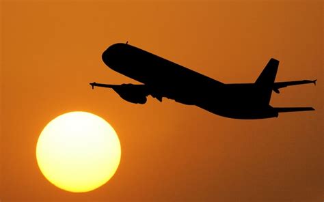 Why Do Flight Attendants Dim The Lights For Takeoff And Landing