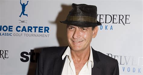 Charlie Sheen Apologizes For Gay Slur