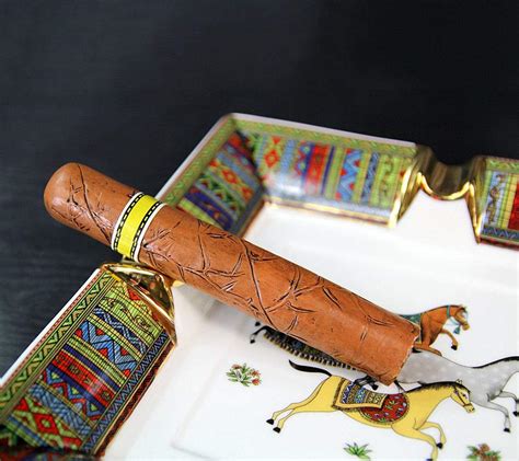 LUBINSKI Chinese Ceramic Cigar Ashtray Cigar Holder Tabletop Cigarette Ashtray With Retro