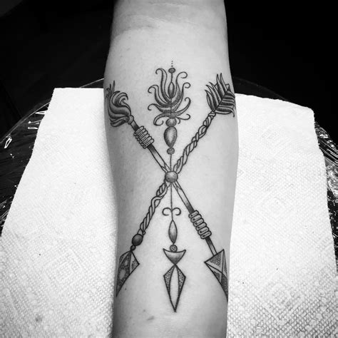 A great design that has many triangles within triangles. 75+ Best Arrow Tattoo Designs & Meanings - Good Choice for ...