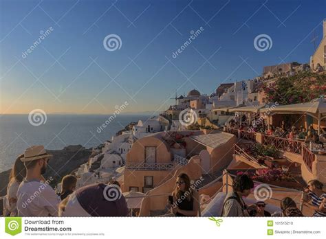 Santorinigreece 06 Sep 2017 Tourists See The Sunset At The Mo