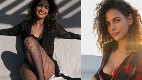 HOT Aisha Sharma Looks Sexy And Raises Temperature In These Unseen