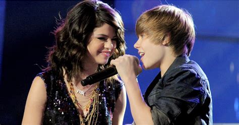 Justin Bieber Serenading Selena Gomez On New Years Eve 2009 Popsugar