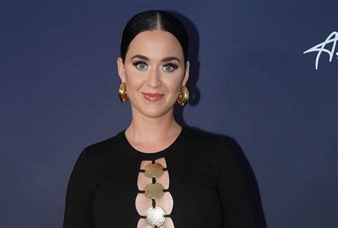 Katy Perry Wears Gilded Cutout Dress For Awkward American Idol Moment
