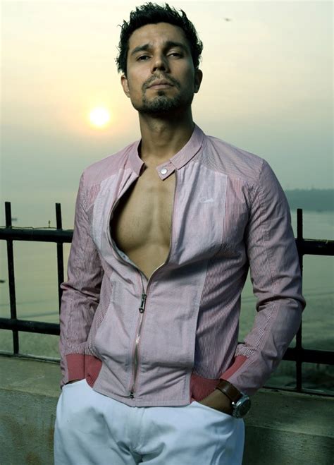 Attractive Pose Of Randeep Hooda Desicomments Com