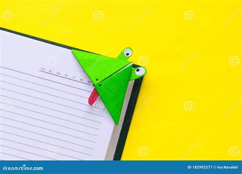 Step By Step Photo Instruction How To Make Origami Paper Bookmark Frog