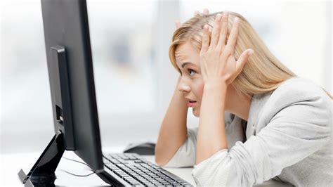 Direct glare—light that shines directly into the eyes such as overhead lights and light from windows—can also cause eyestrain and headaches. Headache from Computer: Causes and Remedies