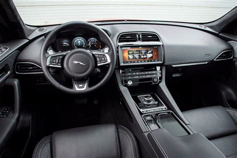 Ahora puedes conectarte rápidamente a las funciones más utilizadas desde. 2021 Jaguar F-PACE Interior Review - Seating, Infotainment ...