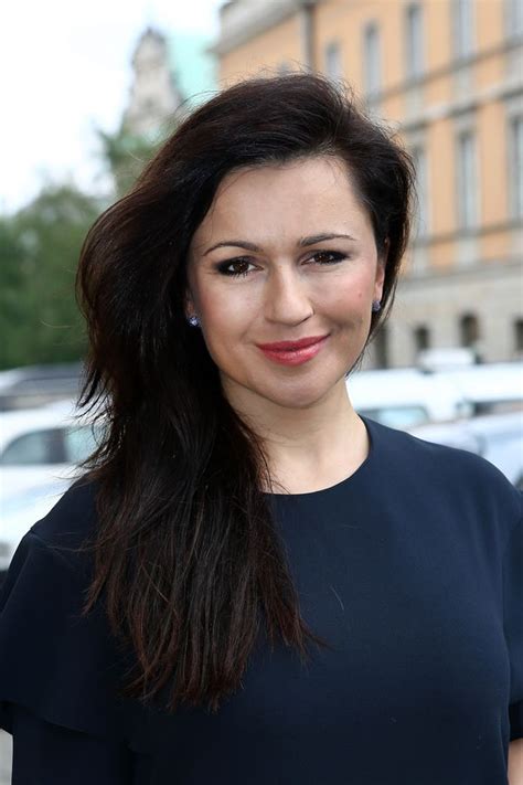 Filmografia, nagrody, biografia, wiadomości beata tadla jeszcze nie ma biografii na filmwebie, możesz być pierwszym który ją doda! Miłość służy prezenterce! - Zakochana Beata Tadla ...