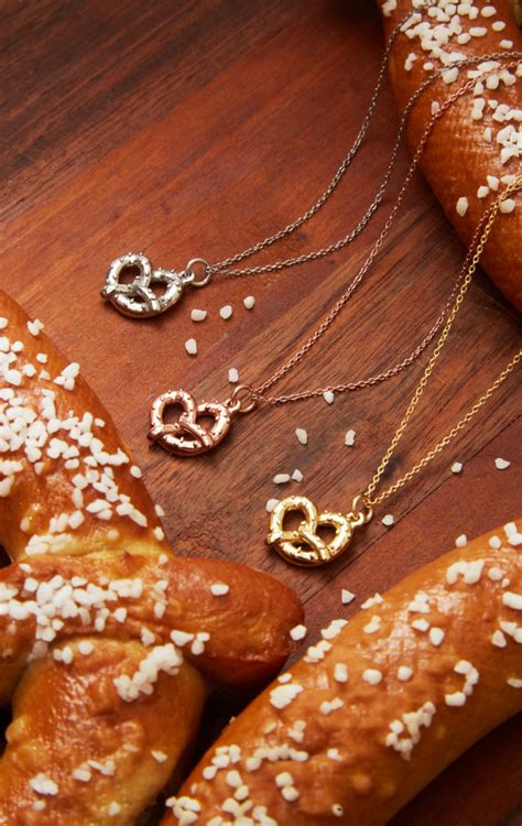 Pretzel Necklace Yellow Gold Plated Delicacies