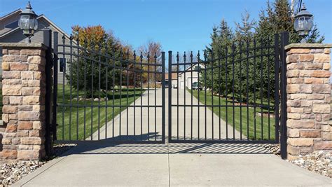 Decorative Estate Driveway Gates Add Elegance To Any Property