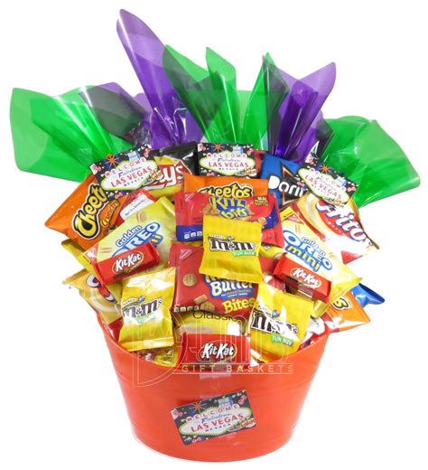 312 gift baskets for delivery to the united kingdom for holidays and special occasions including christmas, new baby, sympathy, birthday and national holidays celebrated in the uk. Junk Food Lovers Gift Basket | Baskets By Price 2 | Custom ...