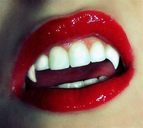 Fangtastic Vampire Lips Vampire Vampire Girls