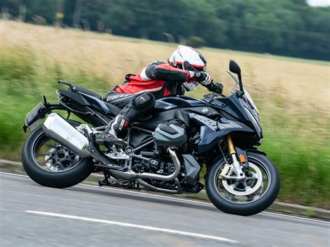 This traditional bmw motorrad colour gives the r 1250 rs a dynamic look and as in all other versions, a newly designed model inscription is applied. BMW R1250RS (2019-on) Review | Owner & Expert Ratings | MCN