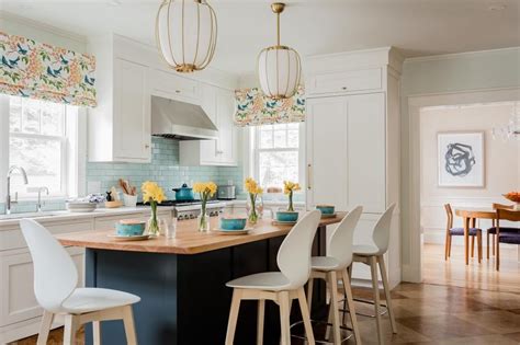 No matter your approach, replacement kitchen cabinet doors will save you a bundle of money as compared to new cabinets HGTV's Best Pictures of Kitchen Cabinet Color Ideas From Top Designers | HGTV in 2020 | Kitchen ...