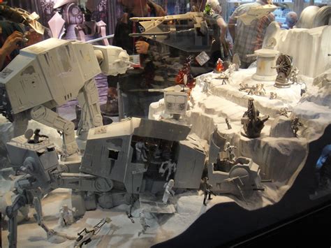 Star wars diorama hoth was the sixth planet of the remote hoth system. Comic-Con 2010 - Star Wars Empire Strikes Back Hoth battle ...