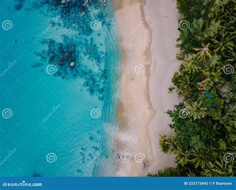 Banaanstrand Phuket Thailand Een Prachtig Tropisch Strand Met Palmbomen Op Het Strand Van