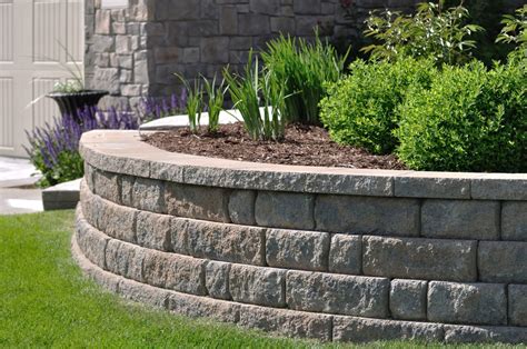 I've been thinking about a retaining wall design almost exactly like this as one of the options. Retaining Walls Melbourne - Blocks, Concrete, Timber ...