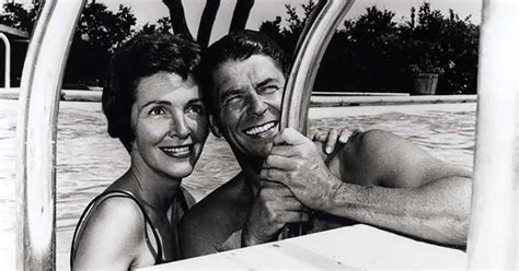Presidents And First Ladies Ronald Reagan Swims With Nancy And Son Ron In 1965 8x10 Photo Zz 802