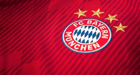 Camisa bayern de munique adidas anos 90 antiga. Bayern de Munique realiza ação inédita em comunidade de ...